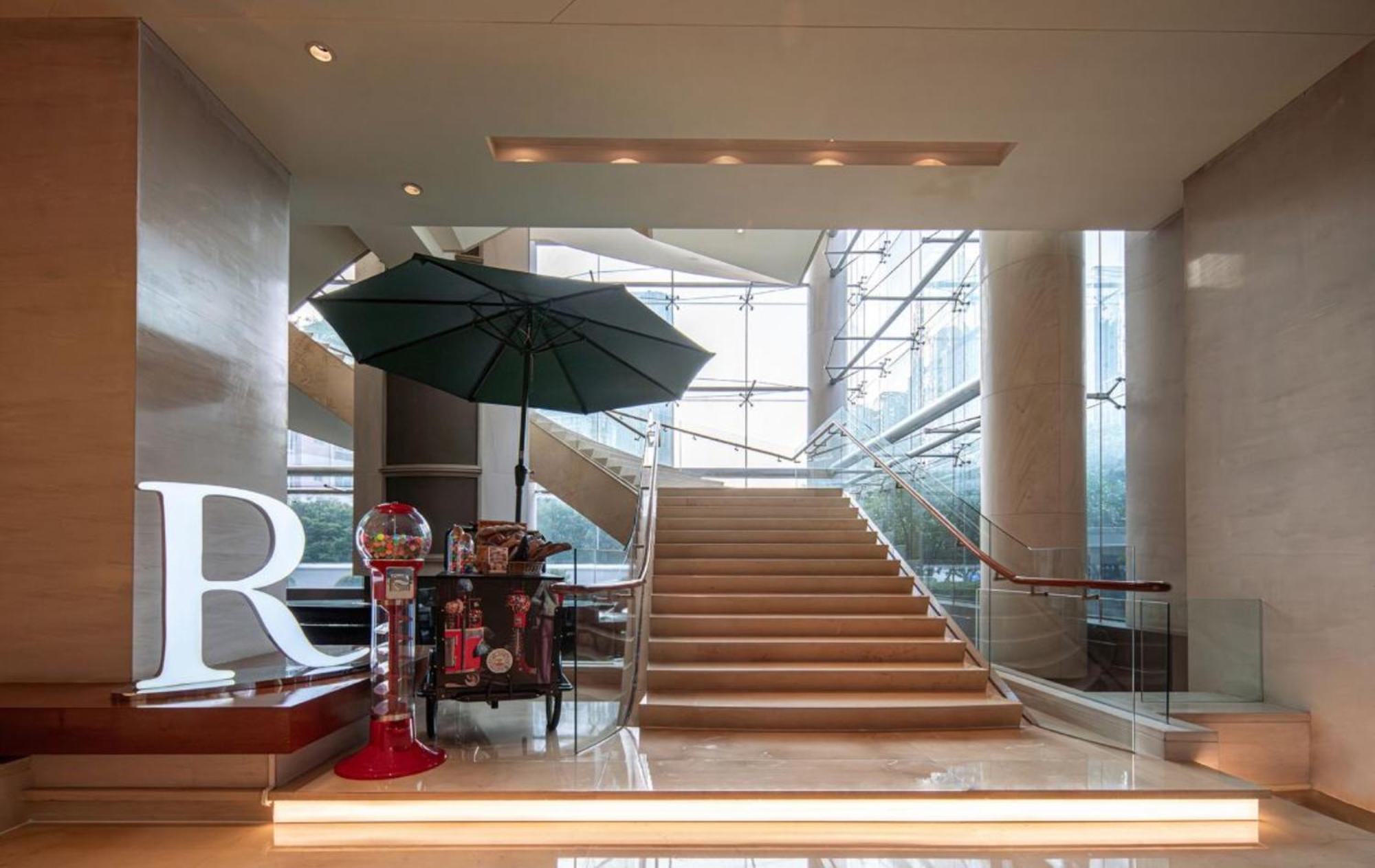 Renaissance Wuhan Hotel Екстер'єр фото