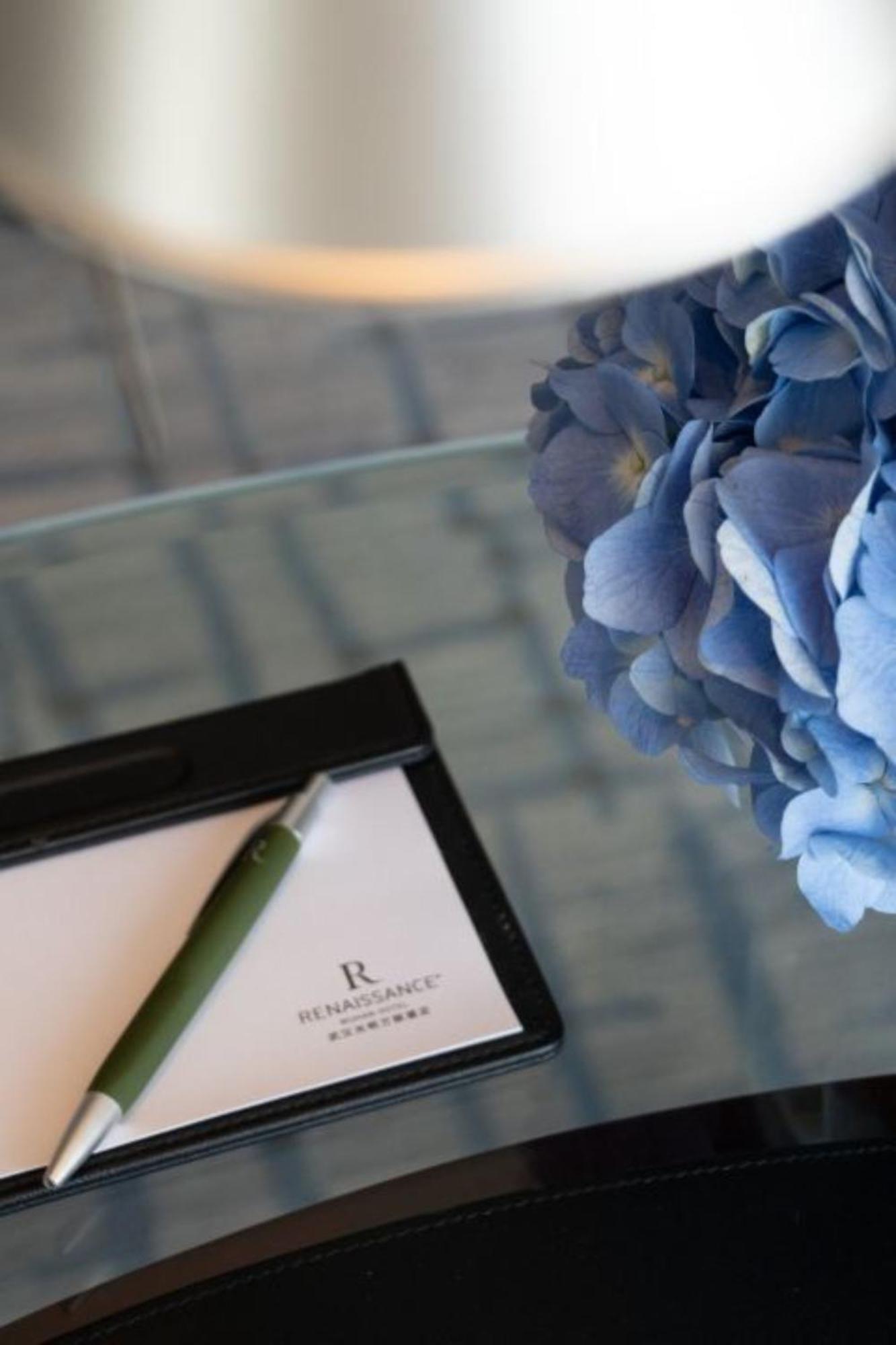 Renaissance Wuhan Hotel Екстер'єр фото