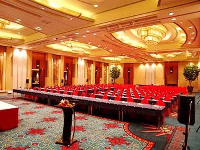Renaissance Wuhan Hotel Зручності фото