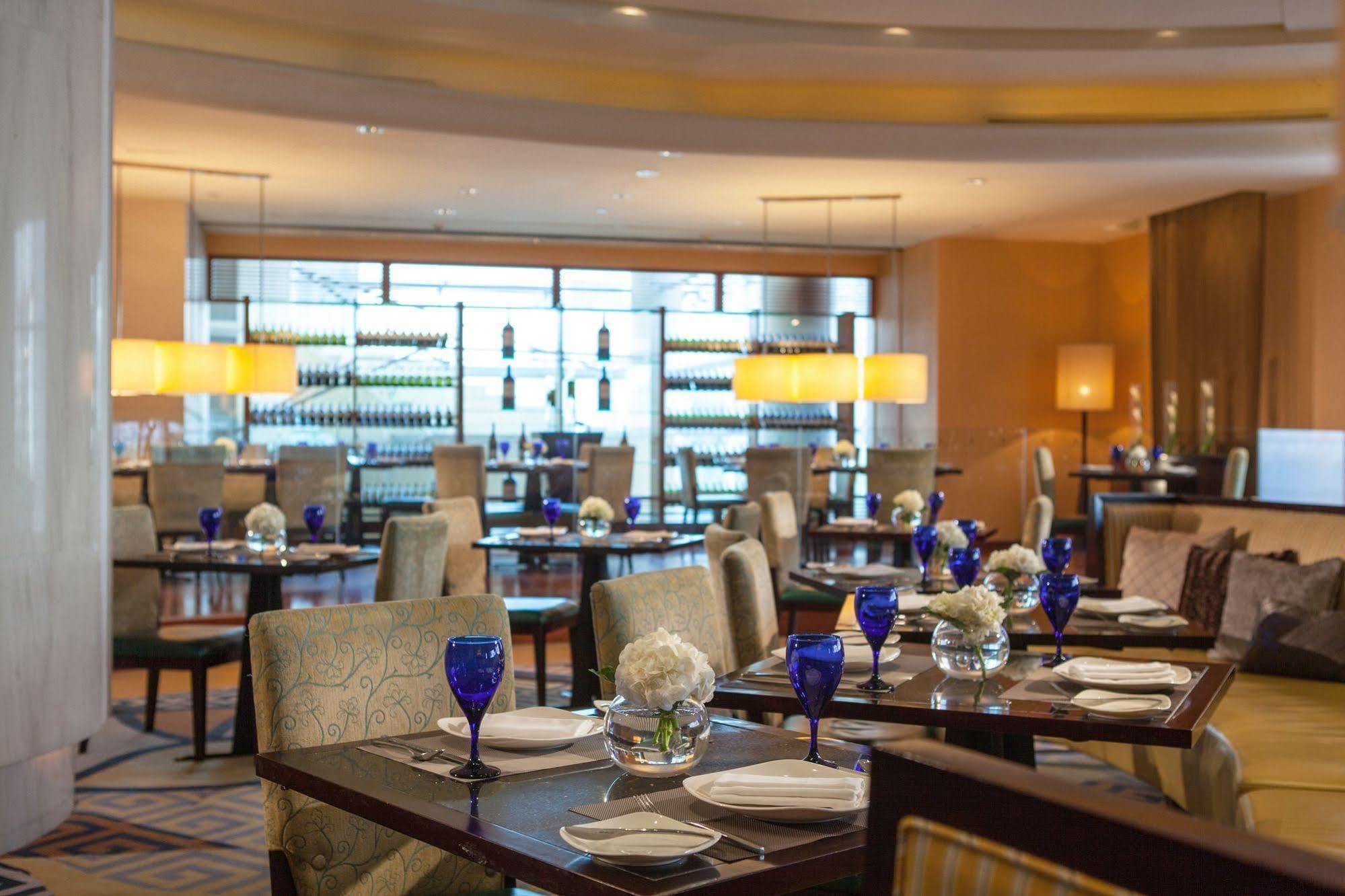 Renaissance Wuhan Hotel Екстер'єр фото